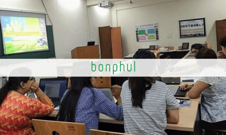 Bonphul-lectures-Students-on-the-Oxygen-Problem-at-Lady-Irwin-College,-DU-p8