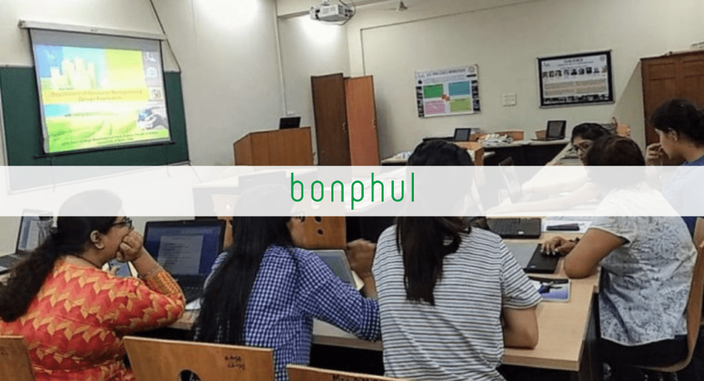 Bonphul-lectures-Students-on-the-Oxygen-Problem-at-Lady-Irwin-College,-DU-p8